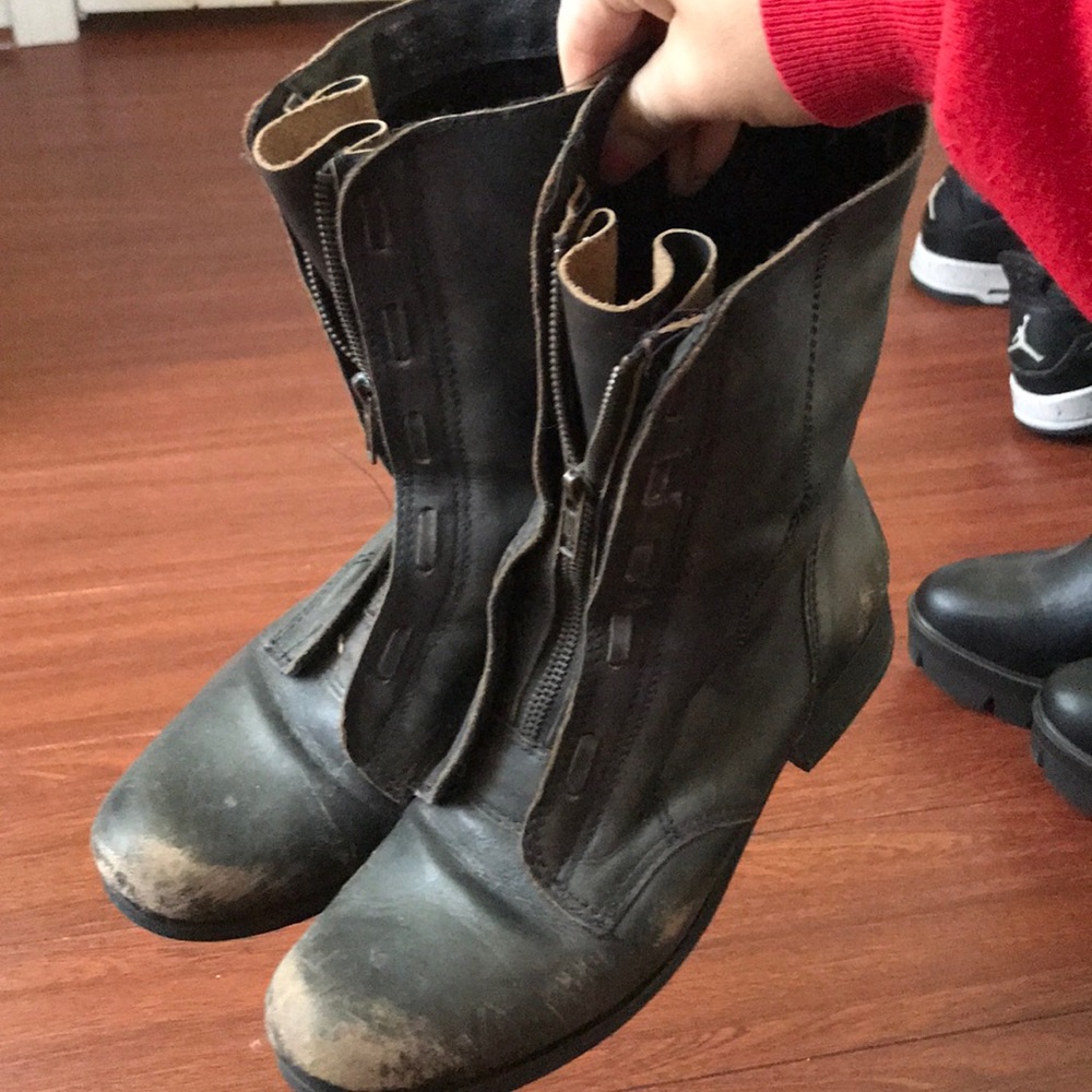 Steve Madden front zipper boots